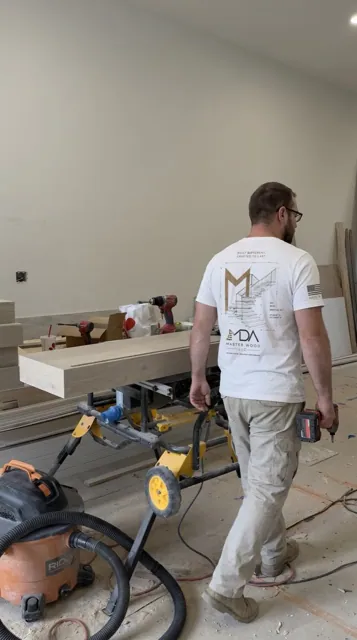 MDA MasterWood craftsman milling wood on a Seattle job site